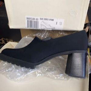 Vintage Shoes size 7.5 new with box